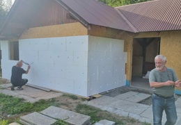 Prace elewacyjne przy domku w Ćwiklicach - sierpień 2023